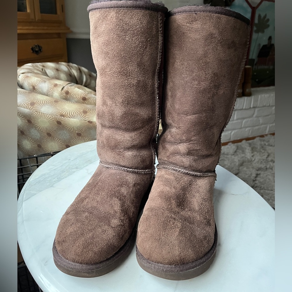 Tall chocolate brown Uggs